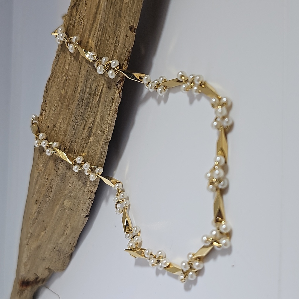 Pearl cluster necklace